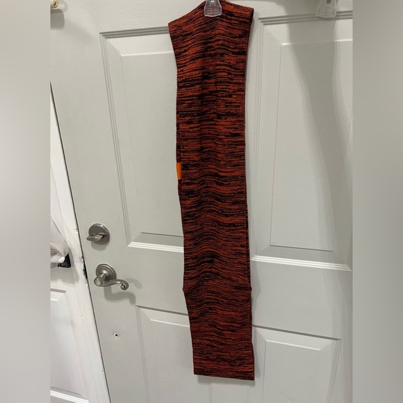 Philadelphia Flyers FOCO Orange and Black Knit Infinity Scarf - Picture 2 of 9